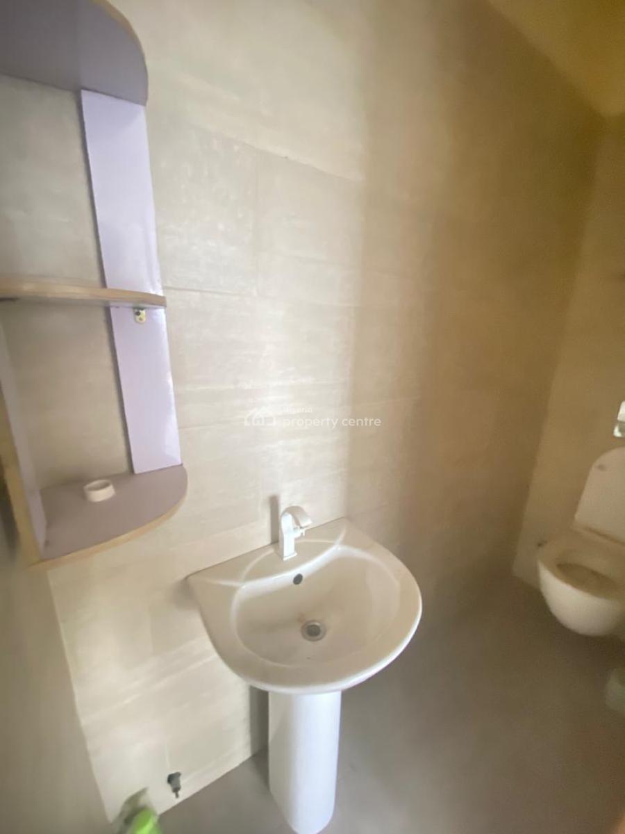 3 Bedroom Flat, Off Durosinmi Etti Street, Lekki Phase 1, Lekki, Lagos, Flat / Apartment for Sale