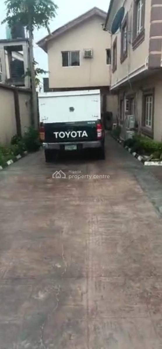 Healthy 4 Bedroom Fully Detached Duplex with Bq on 500sqm, Gra Phase 2, Magodo, Lagos, Detached Duplex for Sale