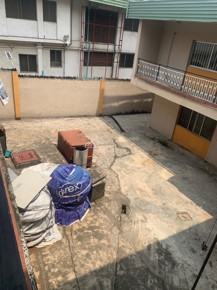 Well Maintained 3 Bedrooms Flat, Opebi, Ikeja, Lagos, Flat / Apartment for Rent