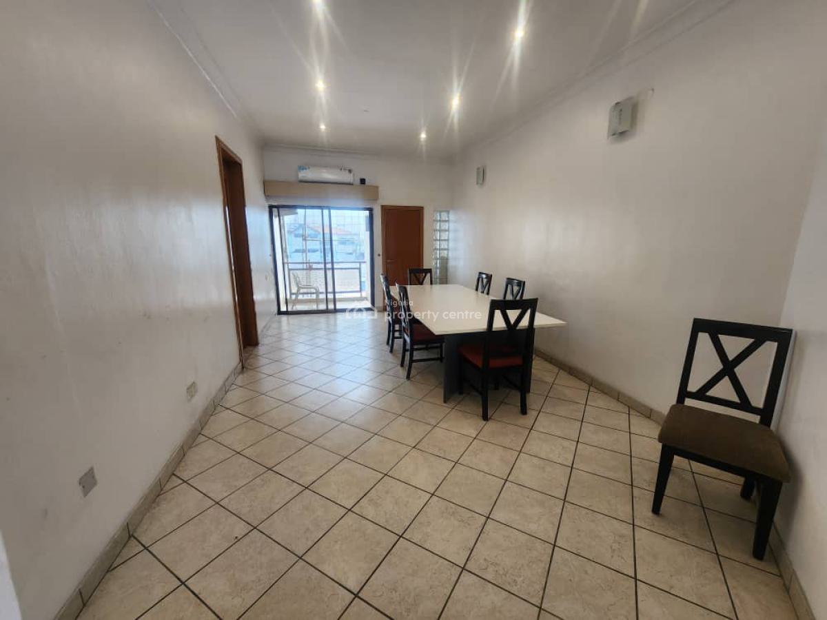 Massive and Semi-furnished 3-bedroom Apartment, Didiolu Estate, Victoria Island (vi), Lagos, Flat / Apartment for Rent