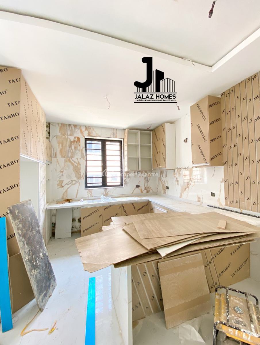 2 Bedroom Apartment, Lekki Phase 1, Lekki, Lagos, Flat / Apartment for Sale