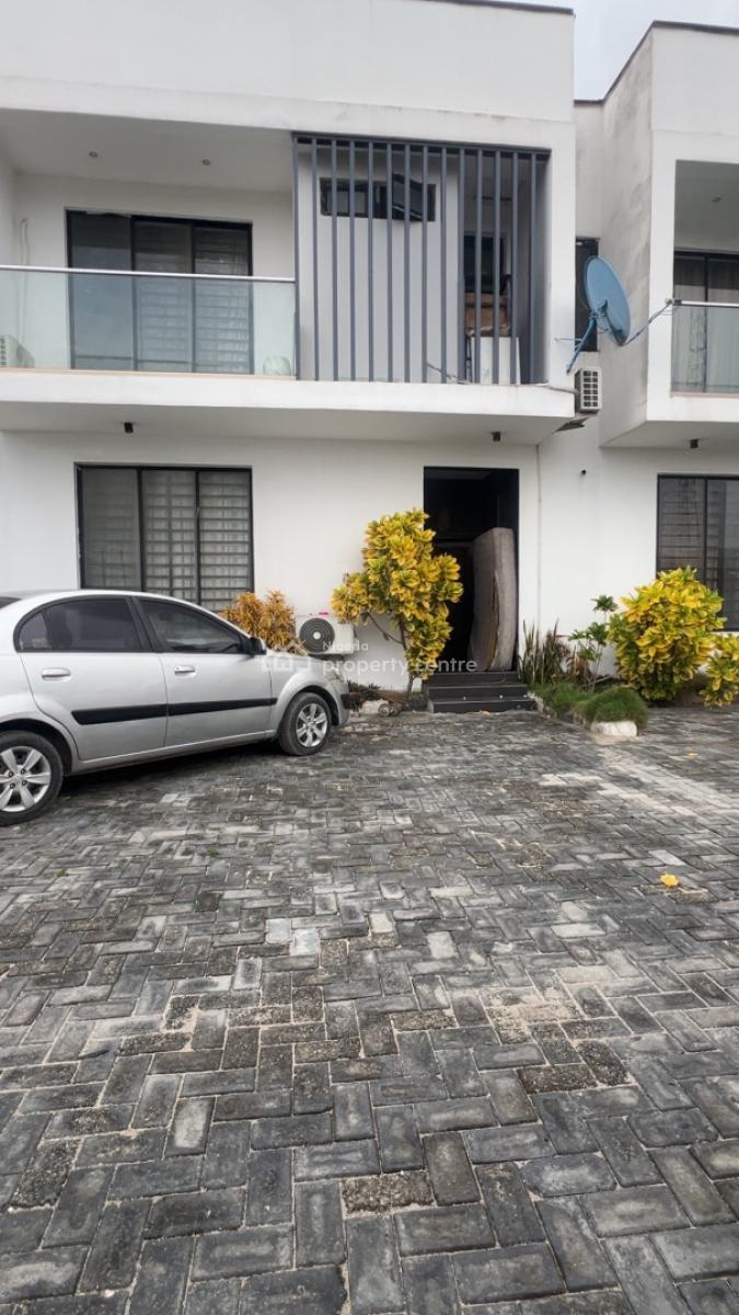 Furnished Shared 4 Bedroom Semi Detached with Uninterrupted Power., Laura Stephens, Lekki Phase 2, Lekki, Lagos, Terraced Duplex for Rent
