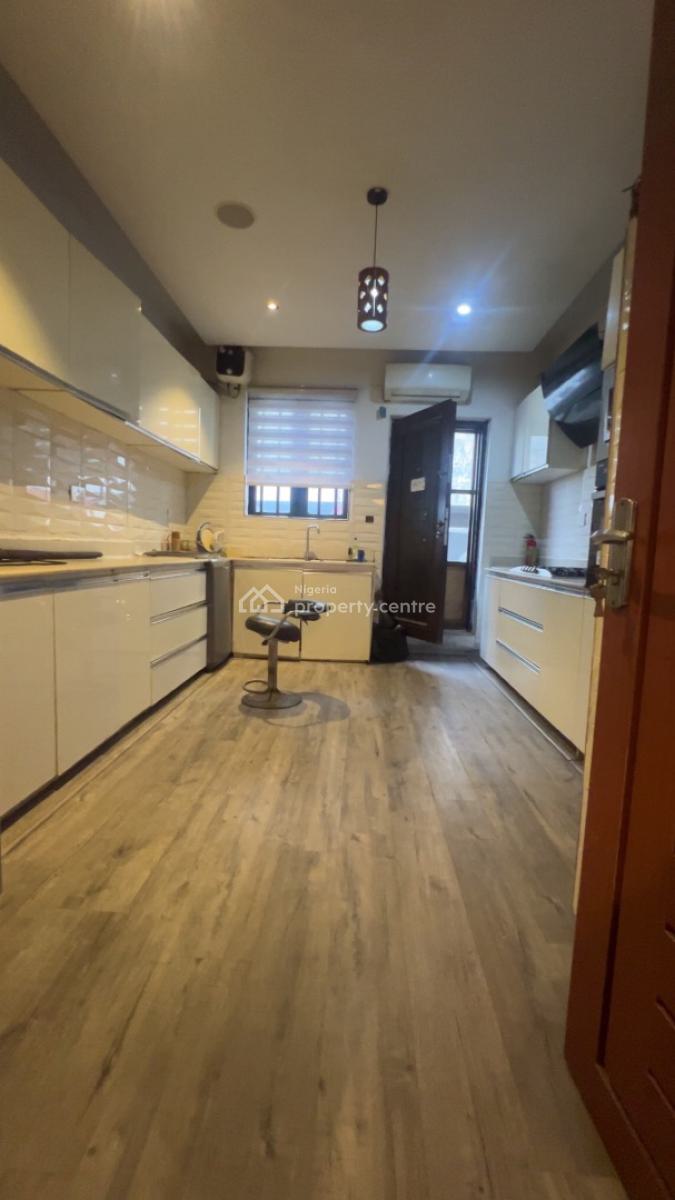 Furnished Shared 4 Bedroom Semi Detached with Uninterrupted Power., Laura Stephens, Lekki Phase 2, Lekki, Lagos, Terraced Duplex for Rent
