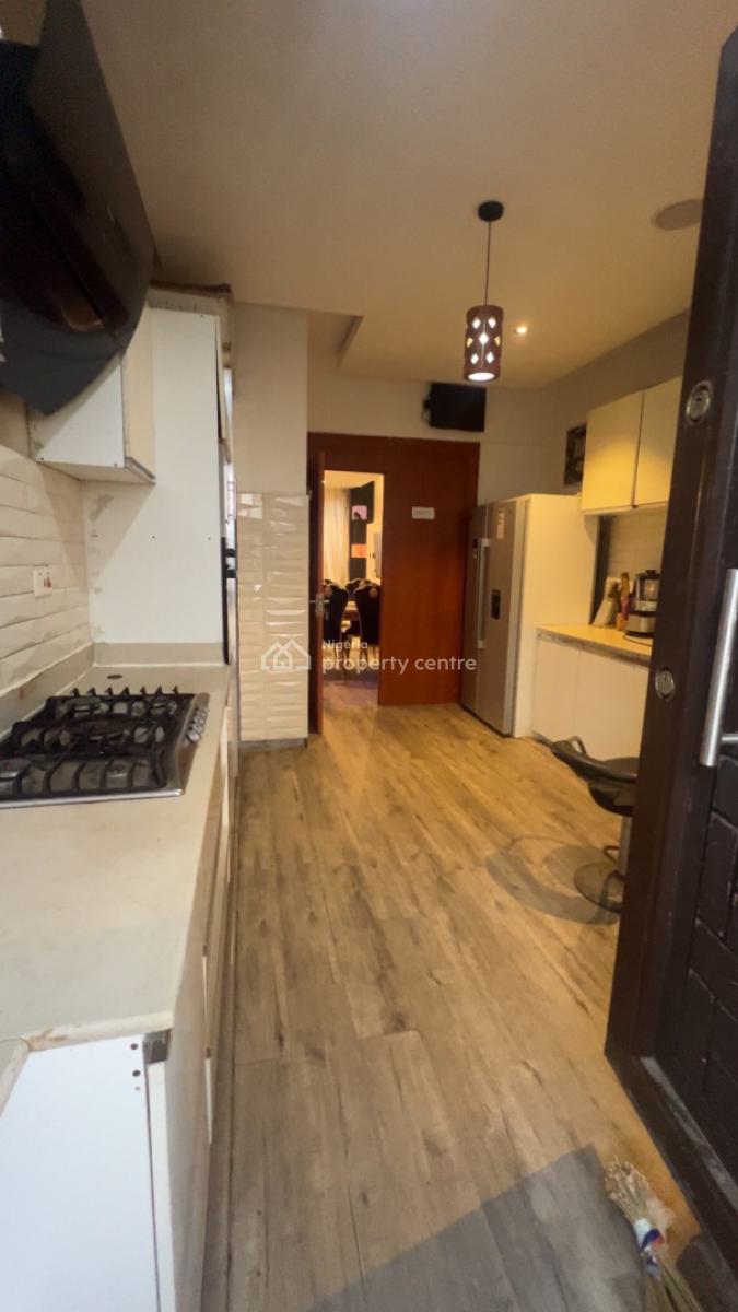 Furnished Shared 4 Bedroom Semi Detached with Uninterrupted Power., Laura Stephens, Lekki Phase 2, Lekki, Lagos, Terraced Duplex for Rent