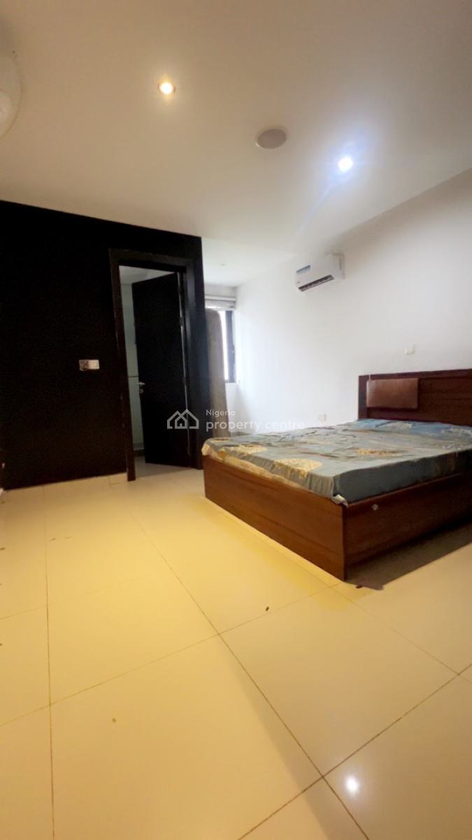 Furnished Shared 4 Bedroom Semi Detached with Uninterrupted Power., Laura Stephens, Lekki Phase 2, Lekki, Lagos, Terraced Duplex for Rent