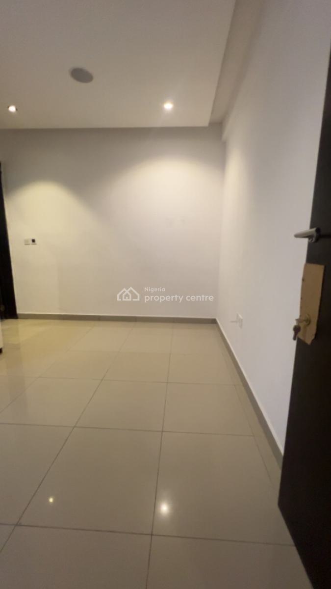 Furnished Shared 4 Bedroom Semi Detached with Uninterrupted Power., Laura Stephens, Lekki Phase 2, Lekki, Lagos, Terraced Duplex for Rent