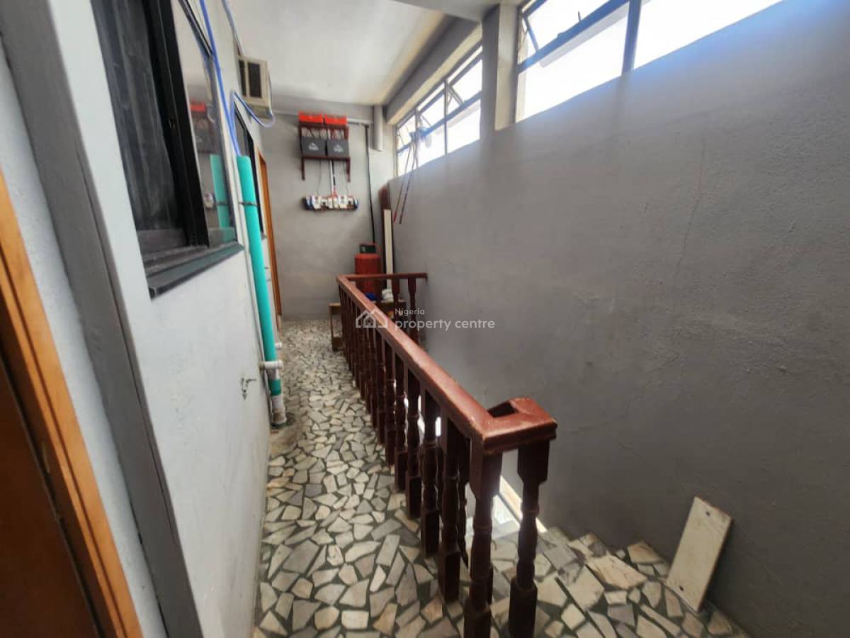 Very Spacious 3 Bedroom Semi Furnished Apartment, Dideolu Estate, Victoria Island (vi), Lagos, Flat / Apartment for Rent
