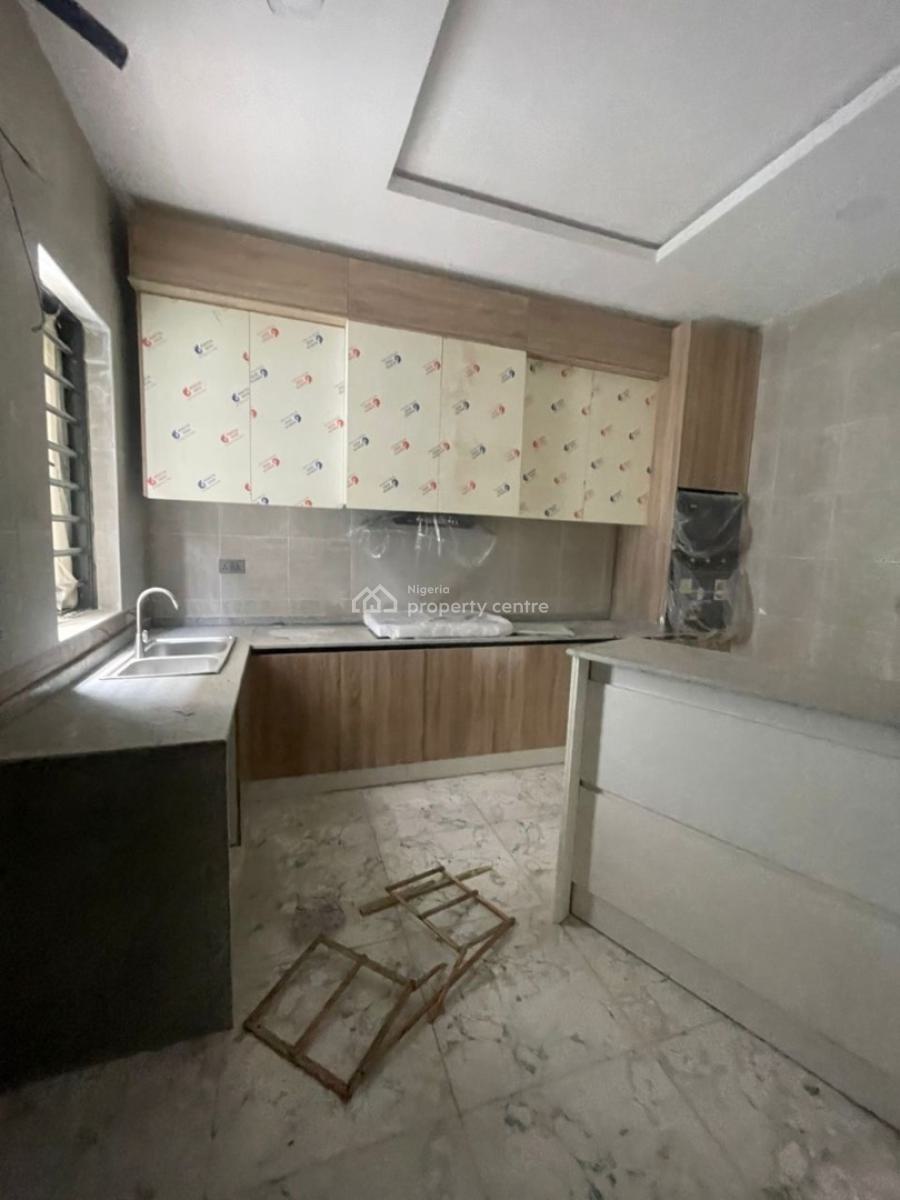 4 Bedroom Terraced Duplex, Mobil Road, Ilaje, Ajah, Lagos, Terraced Duplex for Rent