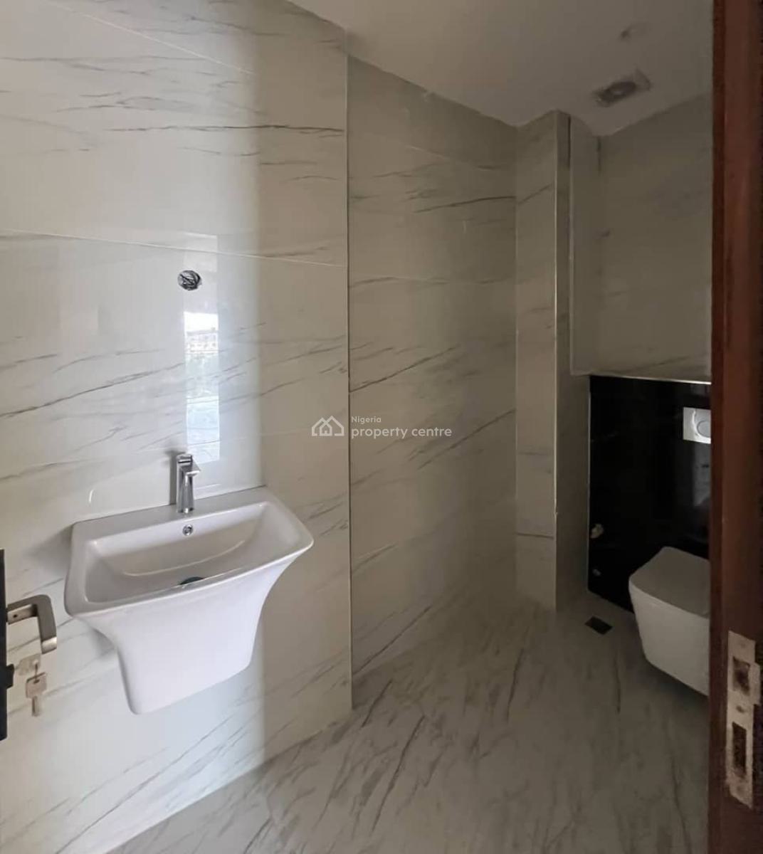 Fully Serviced 4 Bedroom Penthouse, Victoria Island (vi), Lagos, Flat / Apartment for Sale