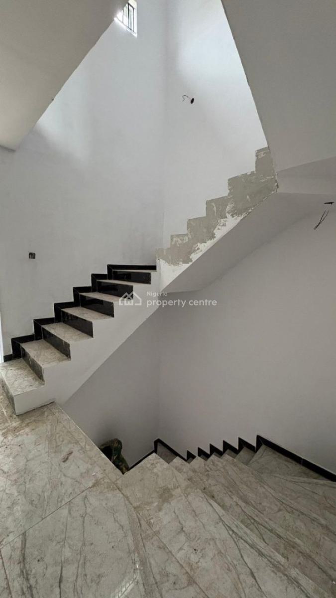 5-bedroom Terraced Duplex with Pent Floor, Kolapo Ishola Gra, Akobo, Ibadan, Oyo, Terraced Duplex for Sale