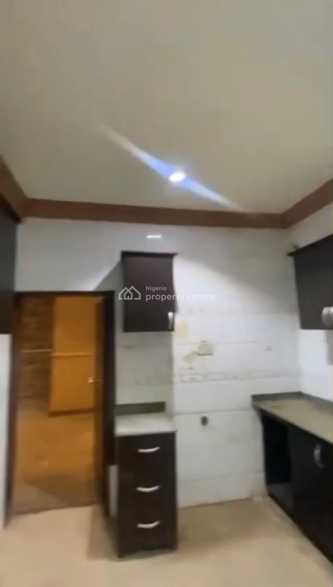 5 Bedrooms Terraced Duplex with Bq, Durumi, Abuja, Commercial Property for Rent