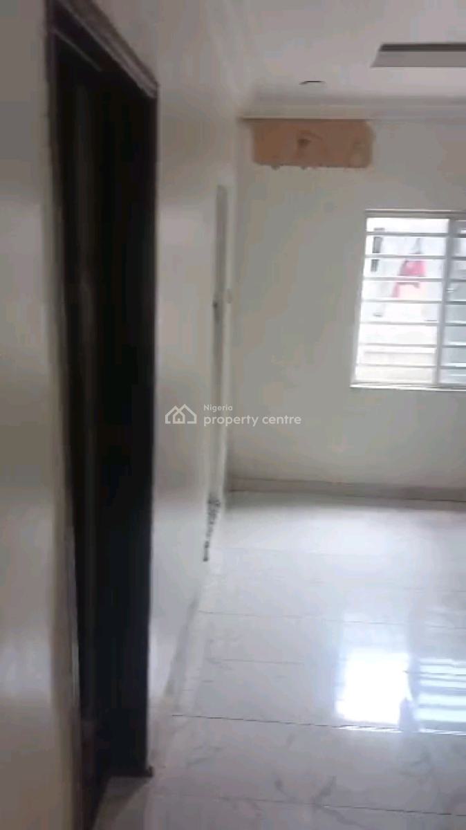 a Very Spacious Two Bedroom Flat, Adekunle, Yaba, Lagos, Flat / Apartment for Rent