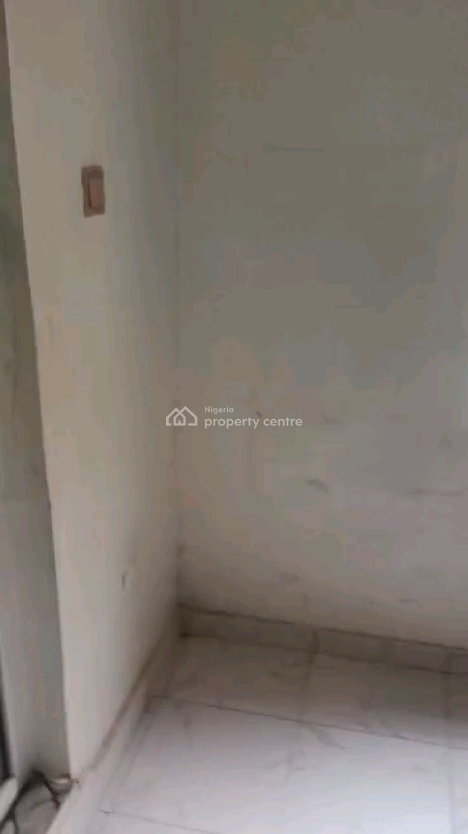 a Very Spacious Two Bedroom Flat, Adekunle, Yaba, Lagos, Flat / Apartment for Rent