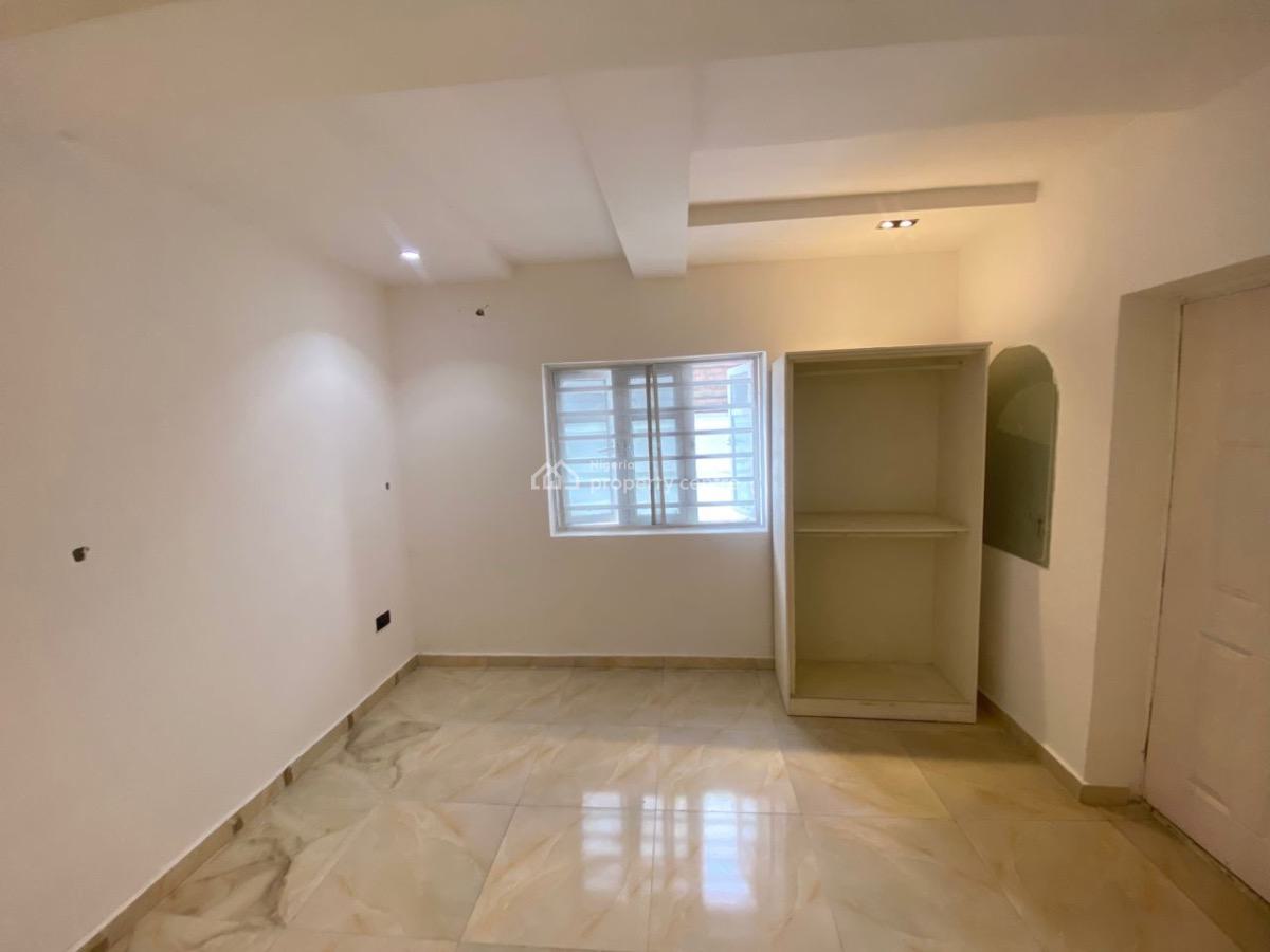2 Bedroom Apartment, Admiralty Way, Lekki Phase 1, Lekki, Lagos, Flat / Apartment for Rent