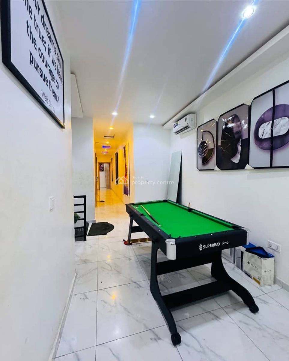 Distress Offer on Furnished 4 Bedroom Penthouse in Secure Estate, Gbagada, Lagos, Flat / Apartment for Sale