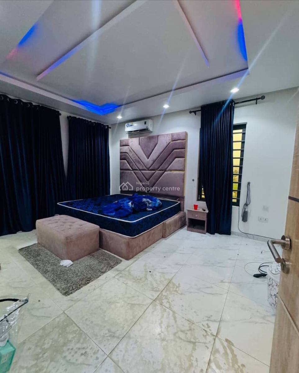 Distress Offer on Furnished 4 Bedroom Penthouse in Secure Estate, Gbagada, Lagos, Flat / Apartment for Sale