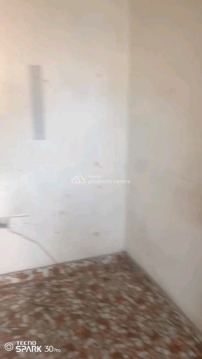 Standard N Executive  Two Bedroom Flat, Old Yaba Road, Adekunle, Yaba, Lagos, Flat / Apartment for Rent
