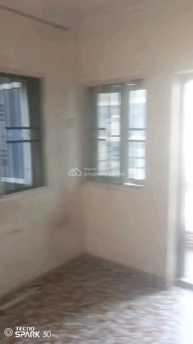 Standard N Executive  Two Bedroom Flat, Old Yaba Road, Adekunle, Yaba, Lagos, Flat / Apartment for Rent