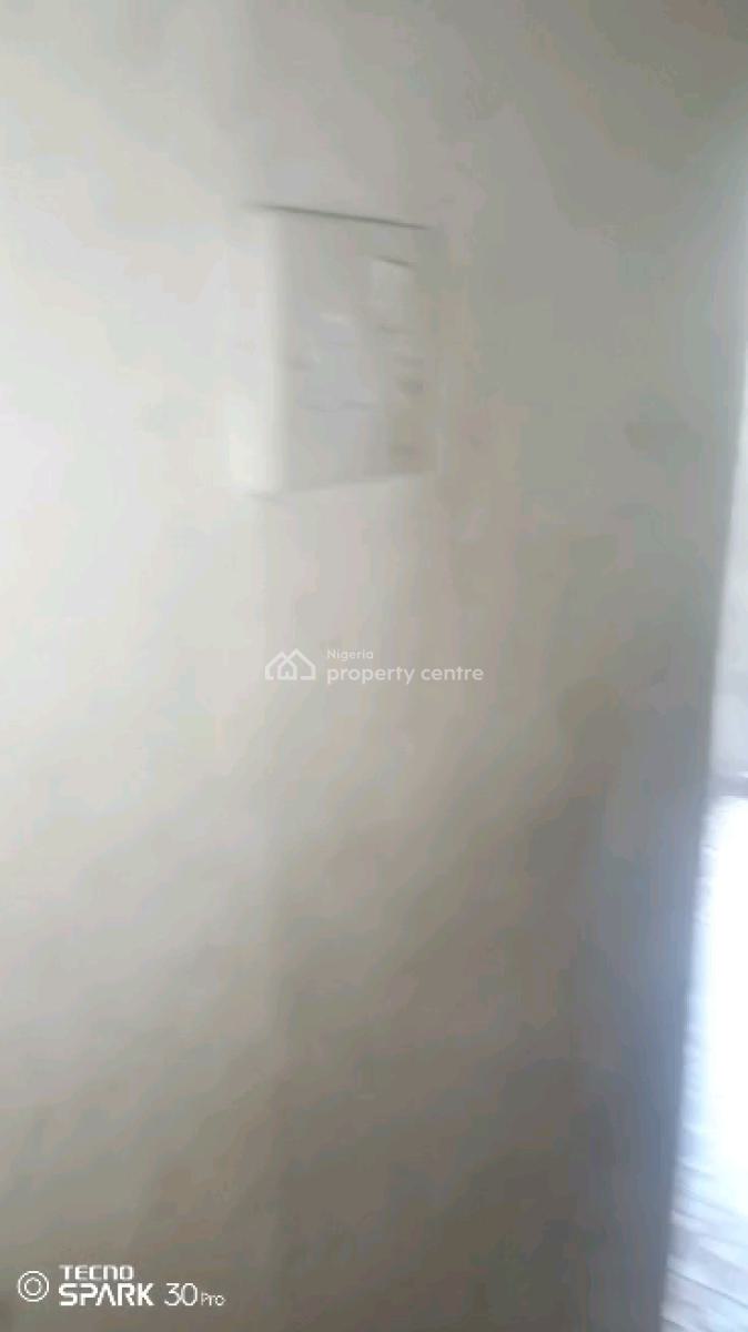 Standard N Executive  Two Bedroom Flat, Old Yaba Road, Adekunle, Yaba, Lagos, Flat / Apartment for Rent