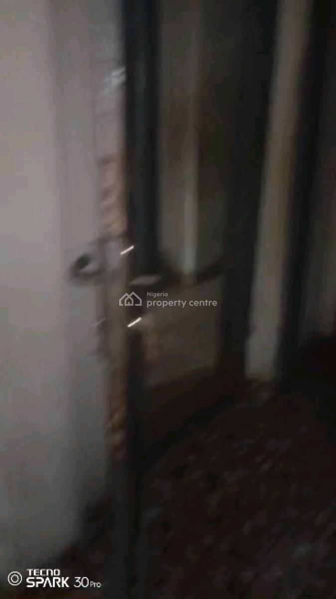 Standard N Executive  Two Bedroom Flat, Old Yaba Road, Adekunle, Yaba, Lagos, Flat / Apartment for Rent