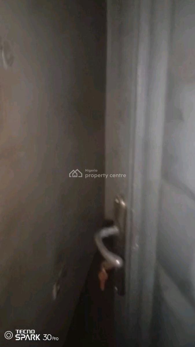 Standard N Executive  Two Bedroom Flat, Old Yaba Road, Adekunle, Yaba, Lagos, Flat / Apartment for Rent