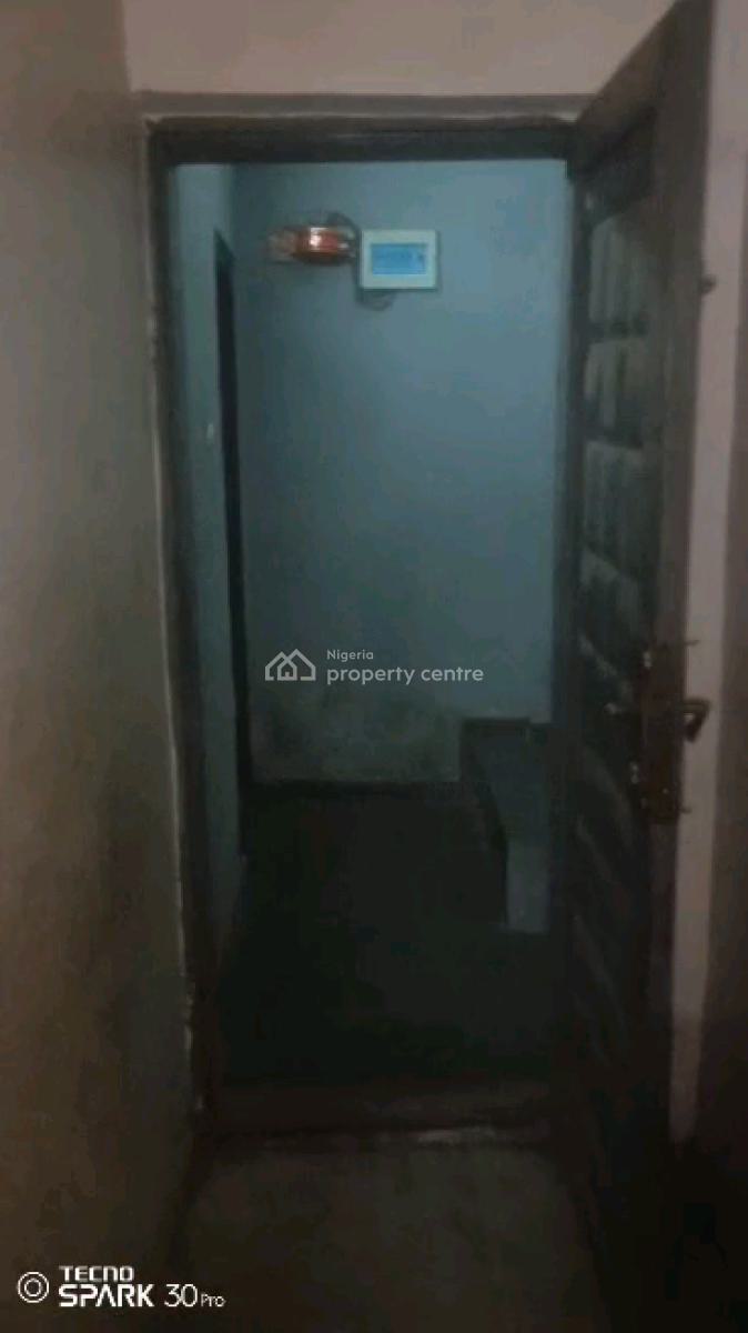 Standard N Executive  Two Bedroom Flat, Old Yaba Road, Adekunle, Yaba, Lagos, Flat / Apartment for Rent