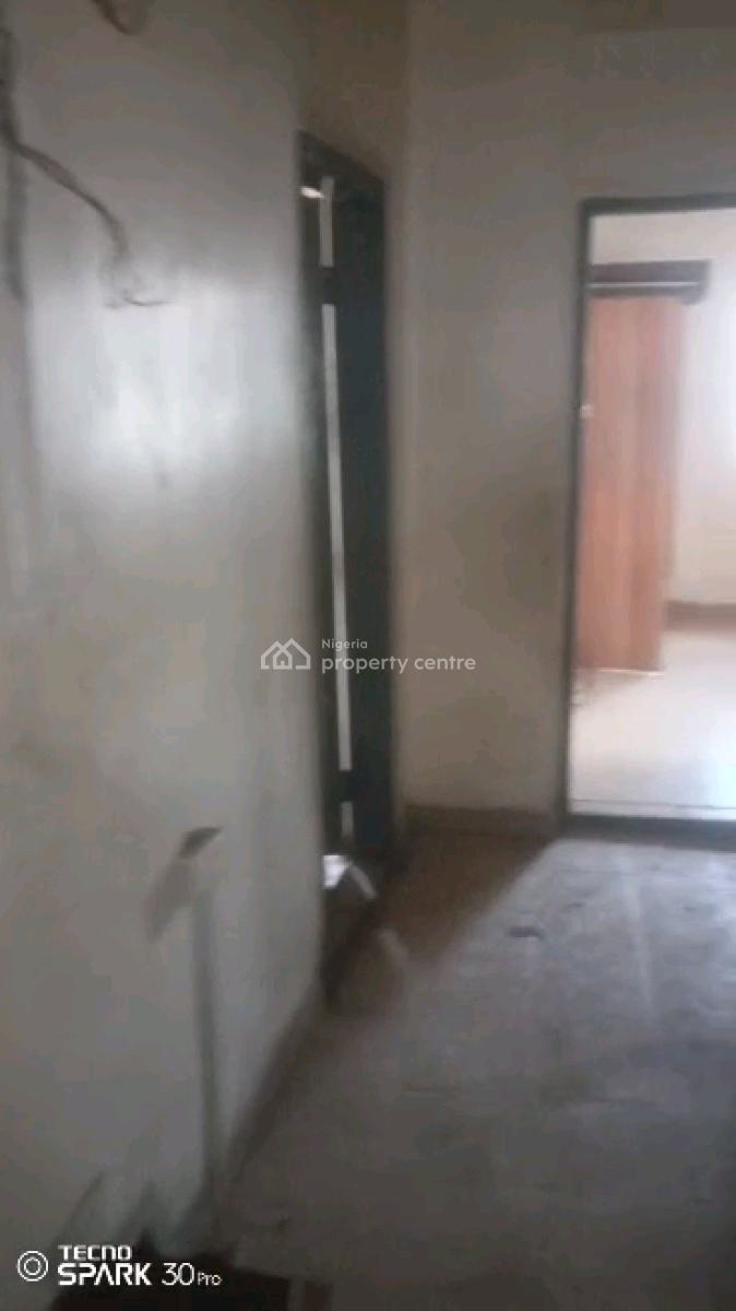 Standard N Executive  Two Bedroom Flat, Old Yaba Road, Adekunle, Yaba, Lagos, Flat / Apartment for Rent