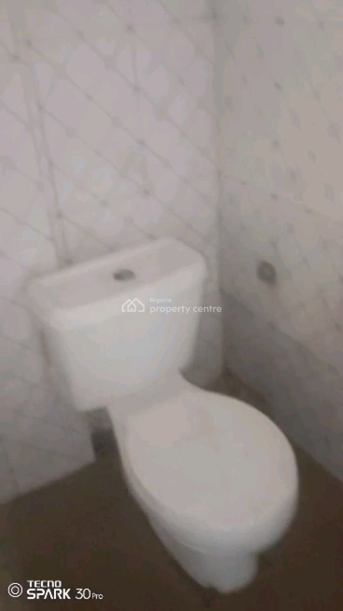 Standard N Executive  Two Bedroom Flat, Old Yaba Road, Adekunle, Yaba, Lagos, Flat / Apartment for Rent