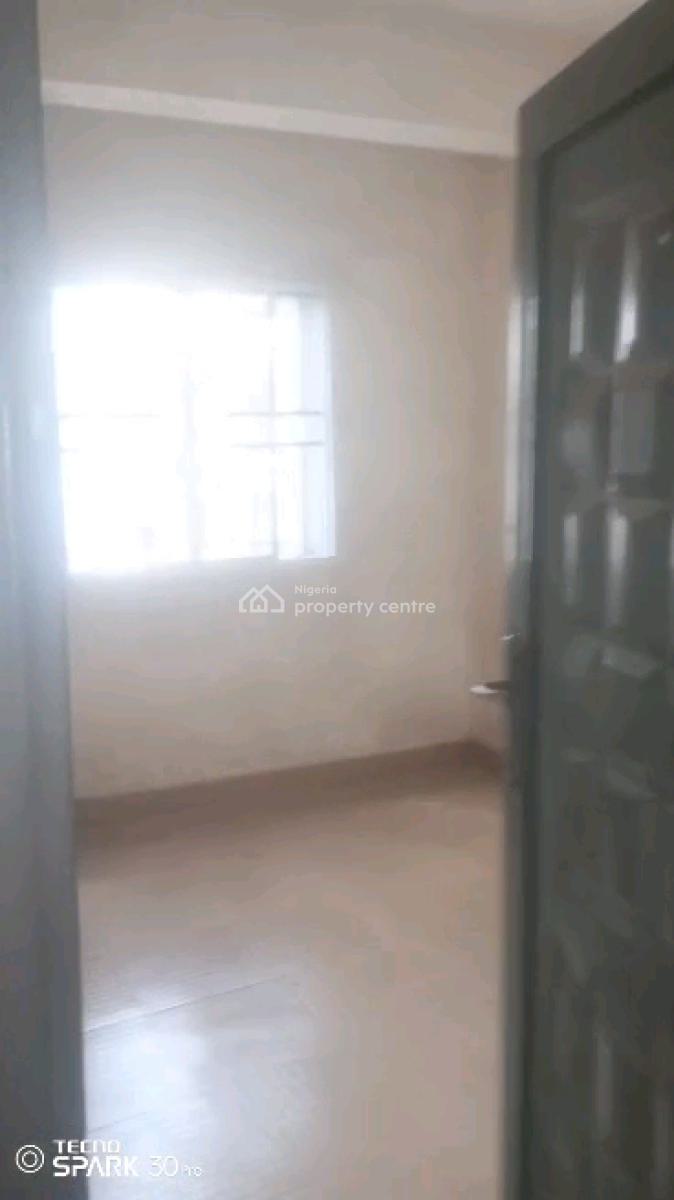 Standard N Executive  Two Bedroom Flat, Old Yaba Road, Adekunle, Yaba, Lagos, Flat / Apartment for Rent
