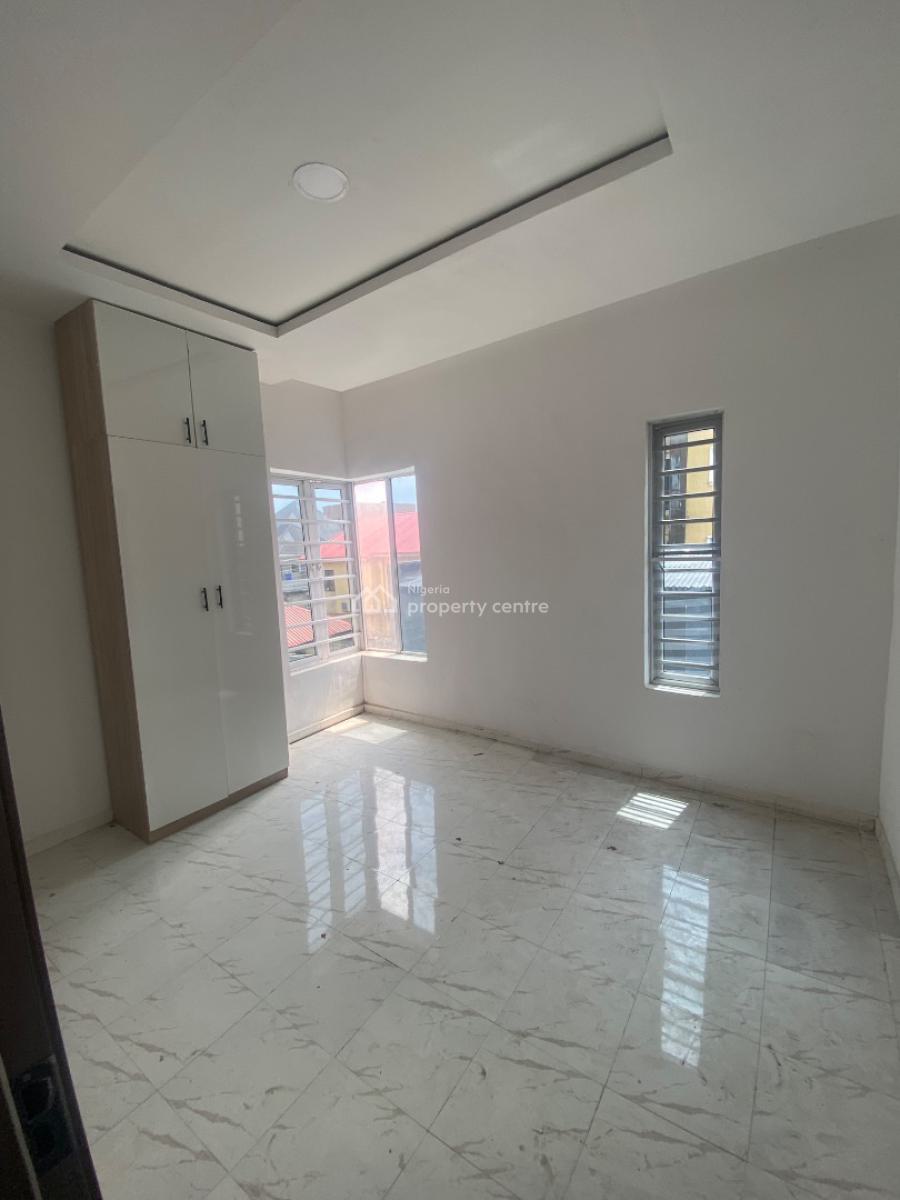 Shared Apartment, in a 4 Bedroom Duplex., Ologolo, Lekki, Lagos, Self Contain (single Rooms) for Rent