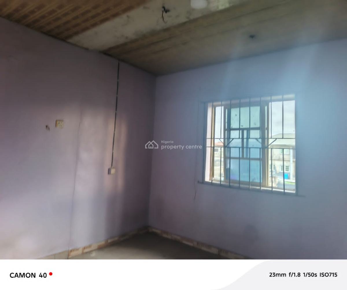Decent 2 Bedroom in a Calm Location  Upstairs, Weighbridge, Mile 12, Kosofe, Lagos, Flat / Apartment for Rent