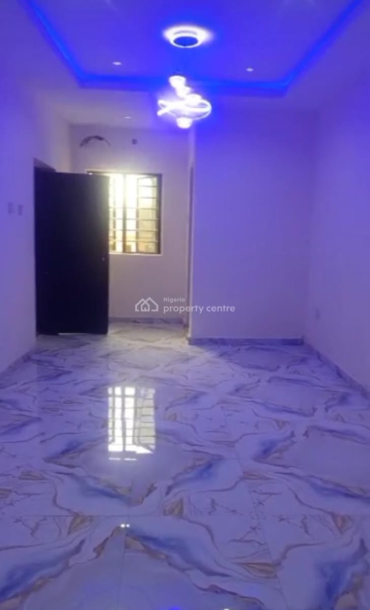*just Out for Letting* Two Bedroom Flat at Abeokuta Street Adekunle Ya, Adekunle, Yaba, Lagos, Flat / Apartment for Rent