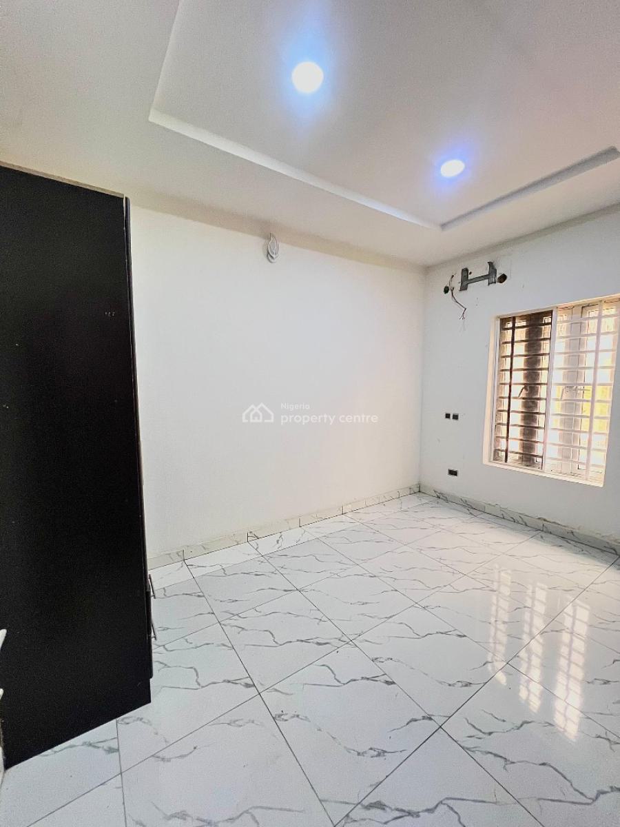 Spacious 3-bedroom Apartment with Bq in a Gated Estate., Victoria Island (vi), Lagos, Flat / Apartment for Rent