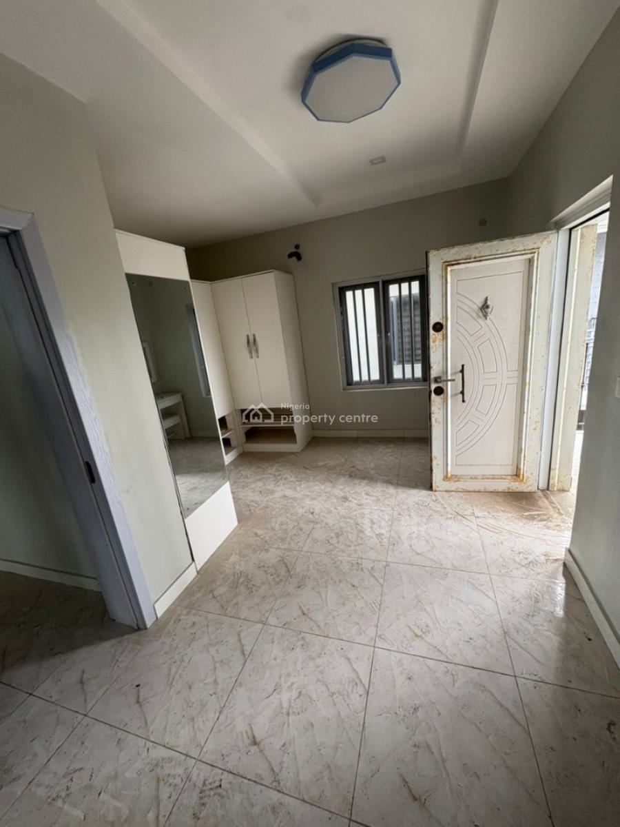 Massive Master Bedroom, Lekki, Lagos, Flat / Apartment for Rent