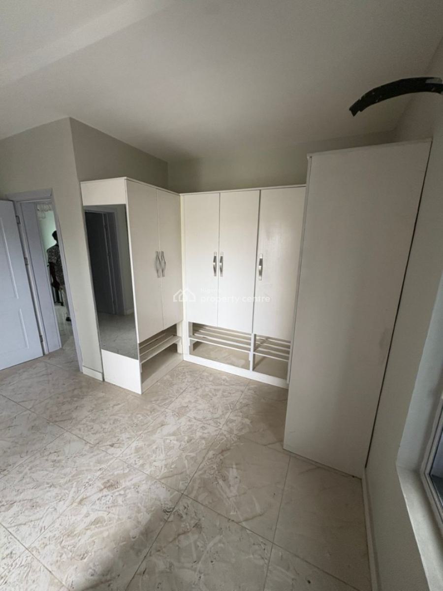 Massive Master Bedroom, Lekki, Lagos, Flat / Apartment for Rent