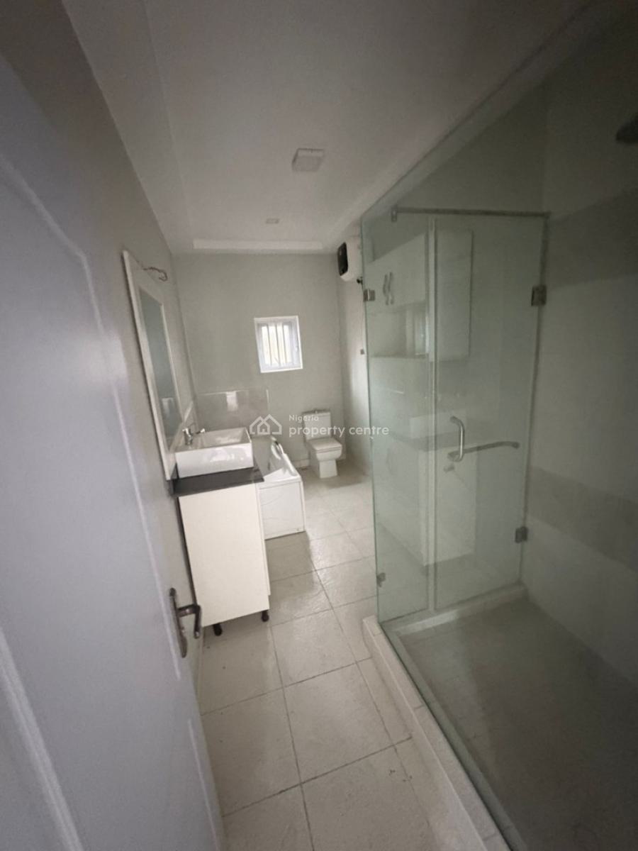 Massive Master Bedroom, Lekki, Lagos, Flat / Apartment for Rent
