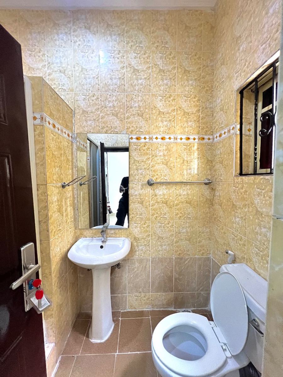 2 Bedroom Apartment (first Floor) in a Secure Gated Estate., Gated Estate, Oniru Victoria Island, Oniru, Victoria Island (vi), Lagos, Flat / Apartment for Rent