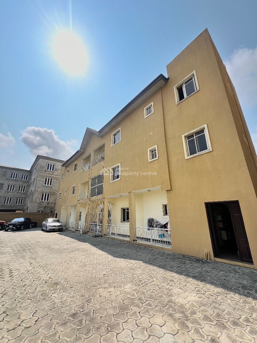 2 Bedroom Apartment (first Floor) in a Secure Gated Estate., Gated Estate, Oniru Victoria Island, Oniru, Victoria Island (vi), Lagos, Flat / Apartment for Rent