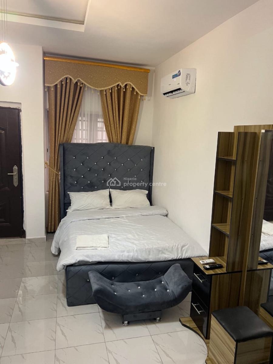 Beautiful 3 Bedroom, Ikota Gra, Ikota, Lekki, Lagos, Flat / Apartment Short Let