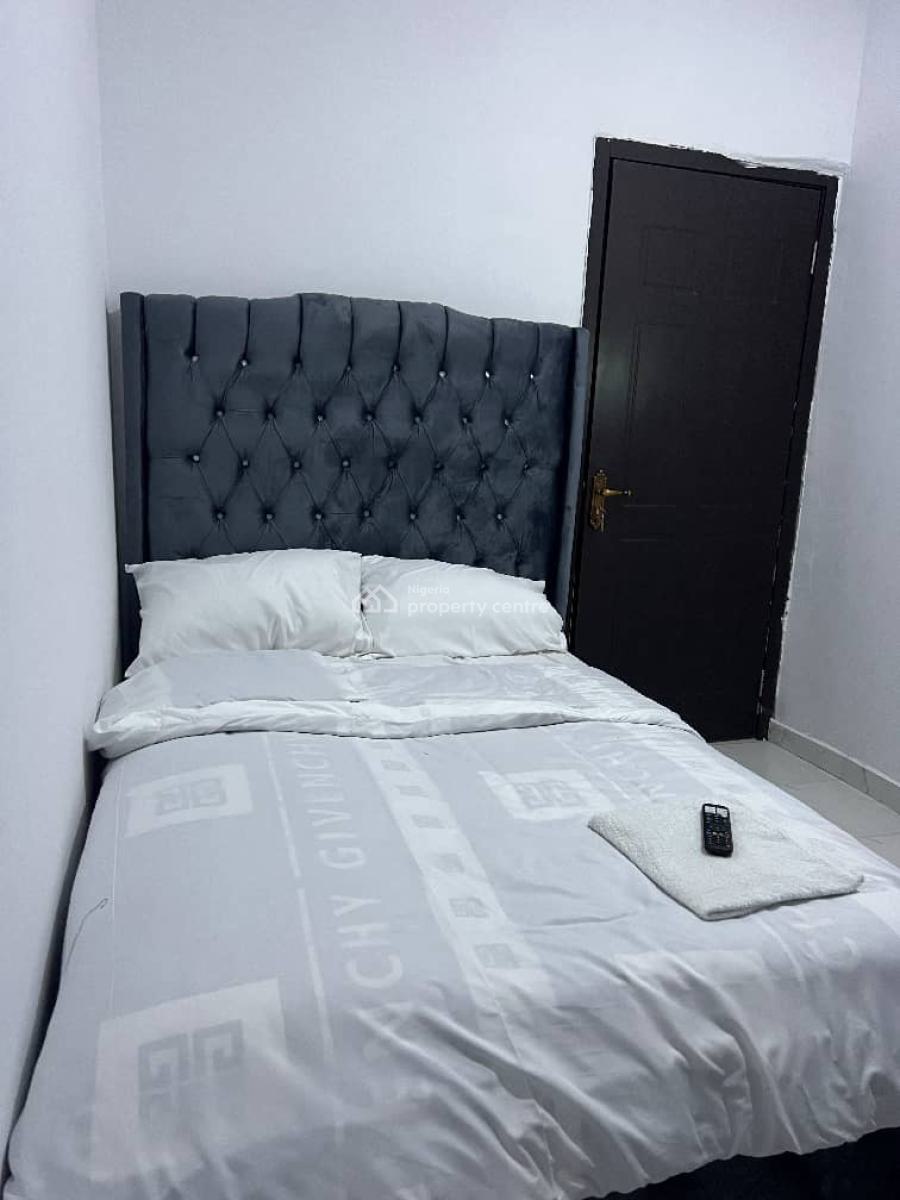 Beautiful 3 Bedroom, Ikota Gra, Ikota, Lekki, Lagos, Flat / Apartment Short Let