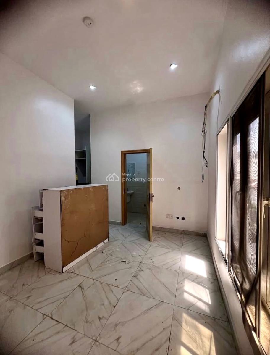Spacious 1 Bedroom Apartment with 24hrs Power, Lekki Phase 1, Lekki, Lagos, Mini Flat (room and Parlour) for Rent