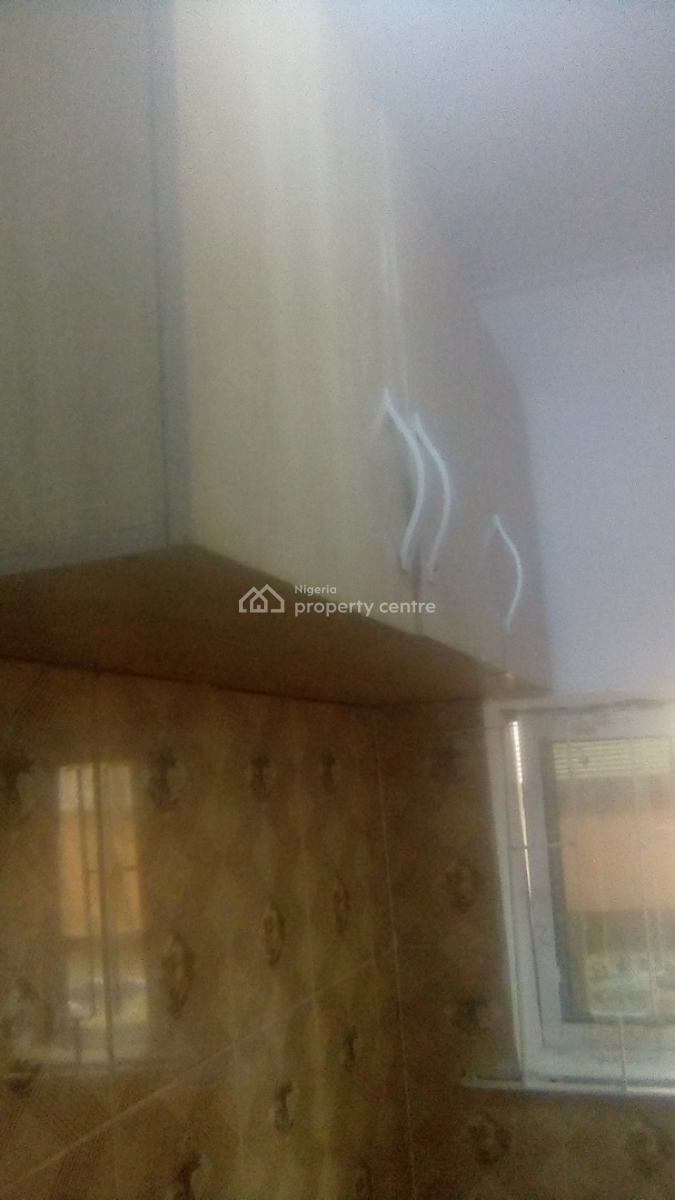 a Love Self Contain Apartment, Olarinwaju Street,off Chem B/s, Yaba, Lagos, Flat / Apartment for Rent