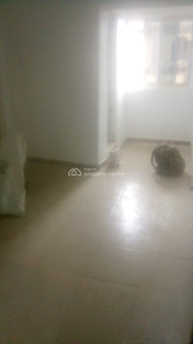 a Love Self Contain Apartment, Olarinwaju Street,off Chem B/s, Yaba, Lagos, Flat / Apartment for Rent
