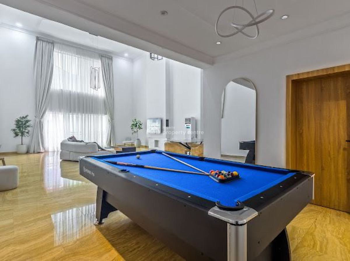 Luxury 3 Bedroom Self Compound with 3 Living Rooms , Snooker Board , P, Lekki Phase 1, Lekki, Lagos, Flat / Apartment Short Let