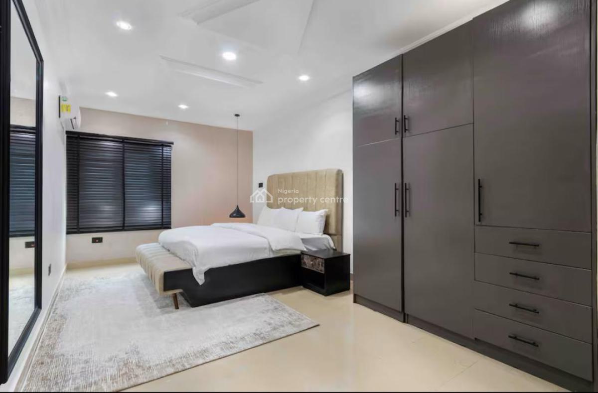 Luxury 3 Bedroom Self Compound with 3 Living Rooms , Snooker Board , P, Lekki Phase 1, Lekki, Lagos, Flat / Apartment Short Let