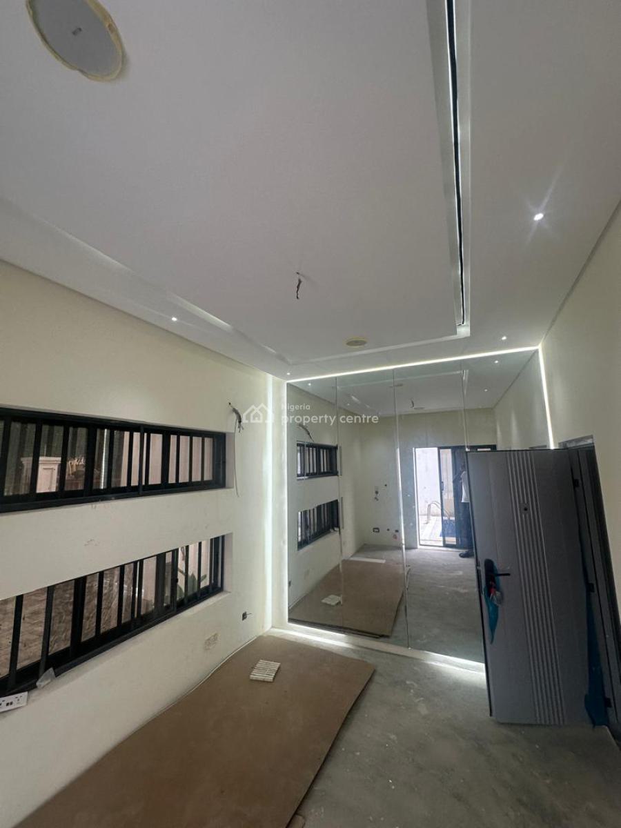 7bedrooms Contemporary Large Home  with Gym , Cinema Room, 2 Rooms  Bq, Vgc, Lekki, Lagos, Detached Duplex for Sale