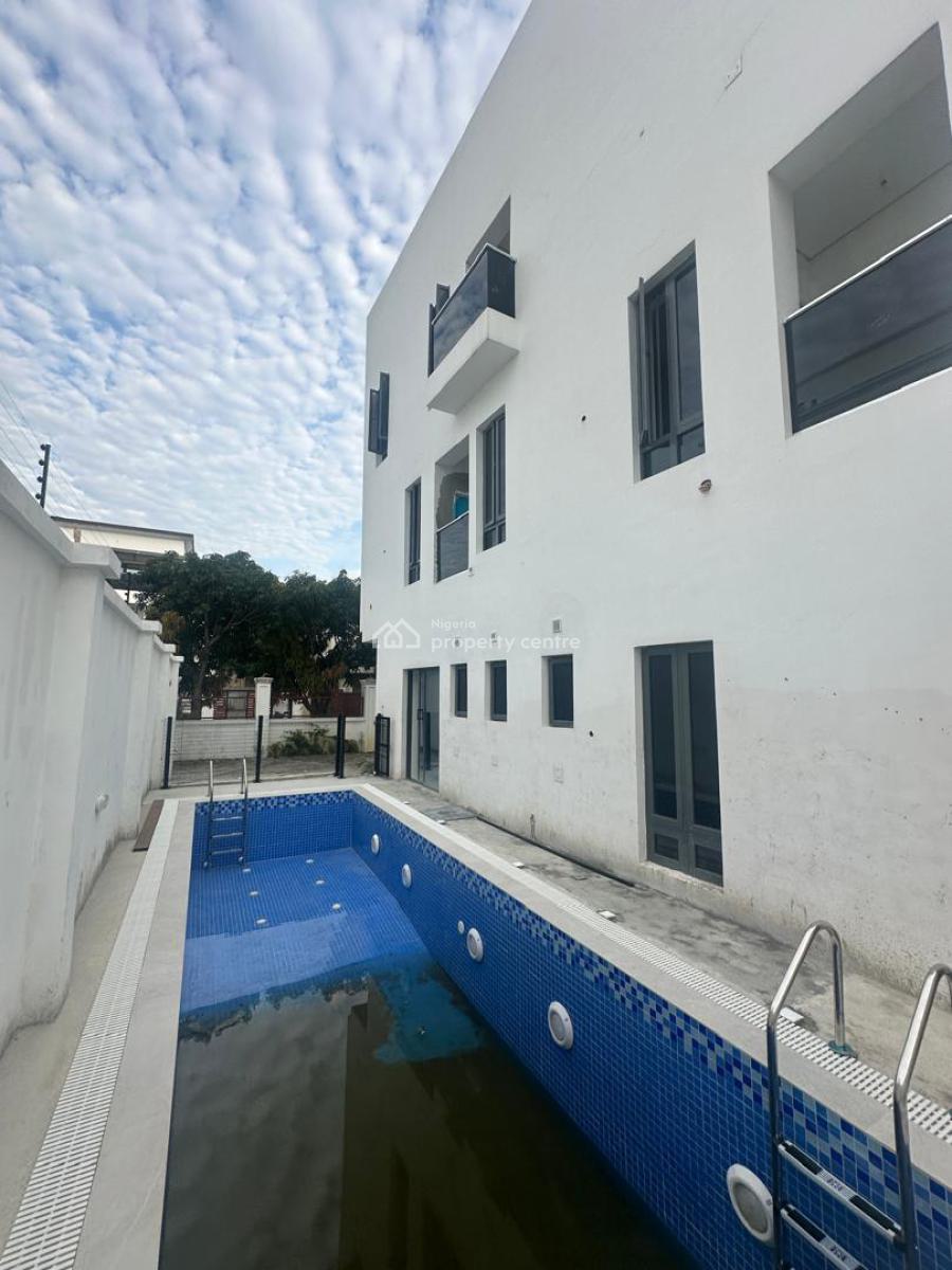 7bedrooms Contemporary Large Home  with Gym , Cinema Room, 2 Rooms  Bq, Vgc, Lekki, Lagos, Detached Duplex for Sale