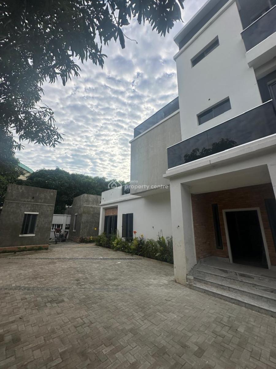 7bedrooms Contemporary Large Home  with Gym , Cinema Room, 2 Rooms  Bq, Vgc, Lekki, Lagos, Detached Duplex for Sale