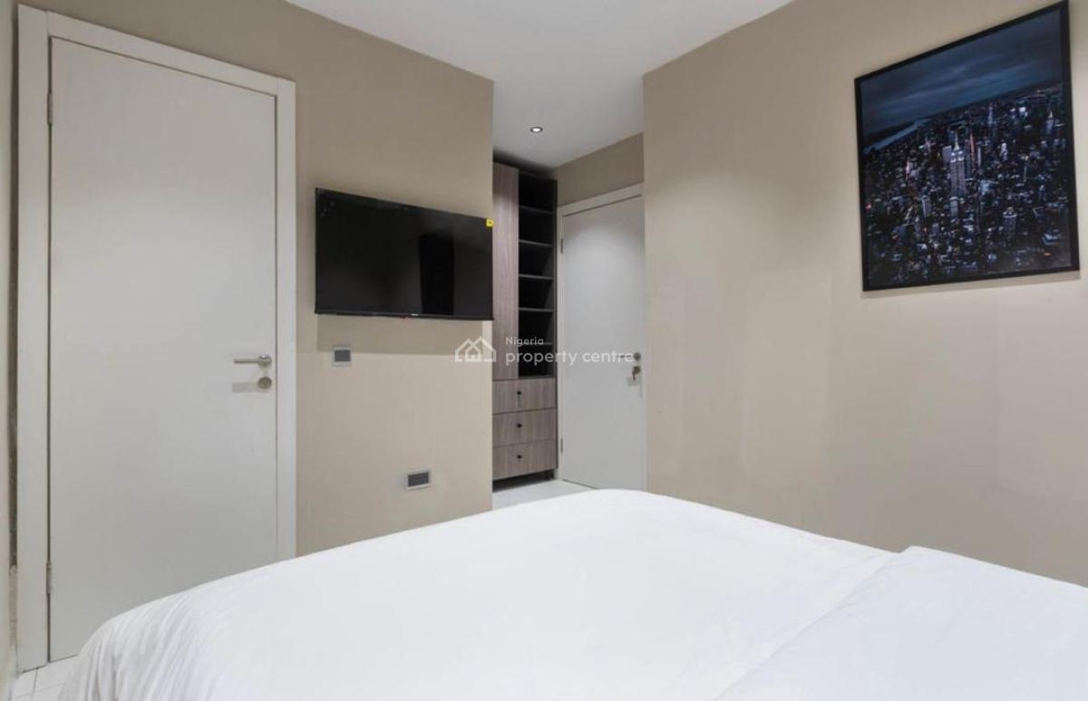 4 Bedroom Beach View, Pool, Snooker, Tennis Courts, Balcony and Ps5, Lekki Phase 1, Lekki, Lagos, Flat / Apartment Short Let