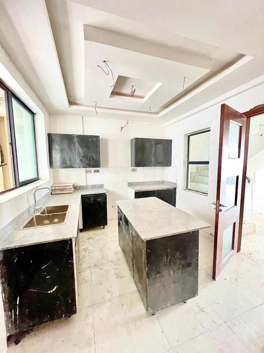 2 Bed Maisonette with Swimming Pool and Gym, Lekki Phase 1, Lekki, Lagos, Flat / Apartment for Rent